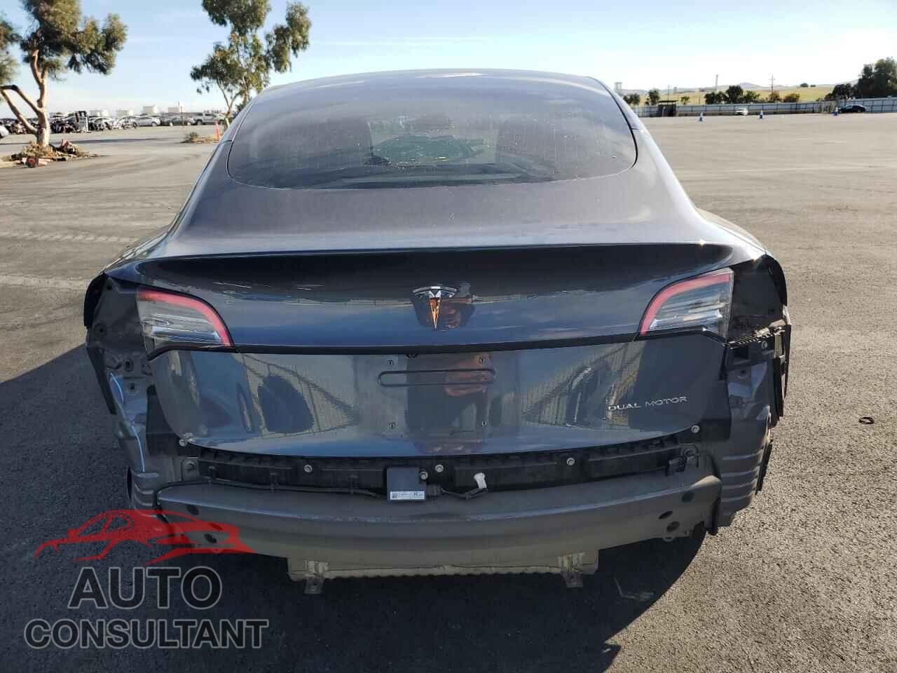 TESLA MODEL 3 2018 - 5YJ3E1EB5JF185244