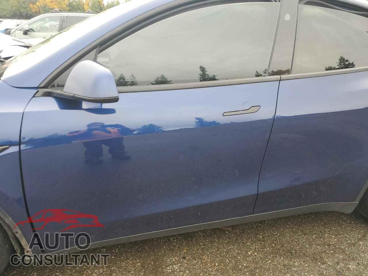 TESLA MODEL Y 2024 - 7SAYGAEE5RF995126