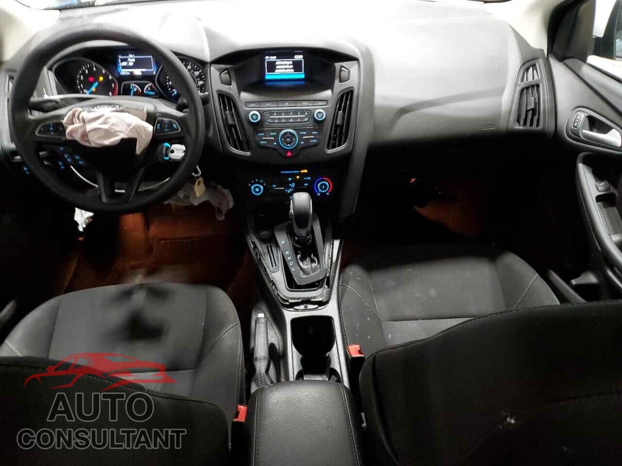 FORD FOCUS 2018 - 1FADP3F26JL267575