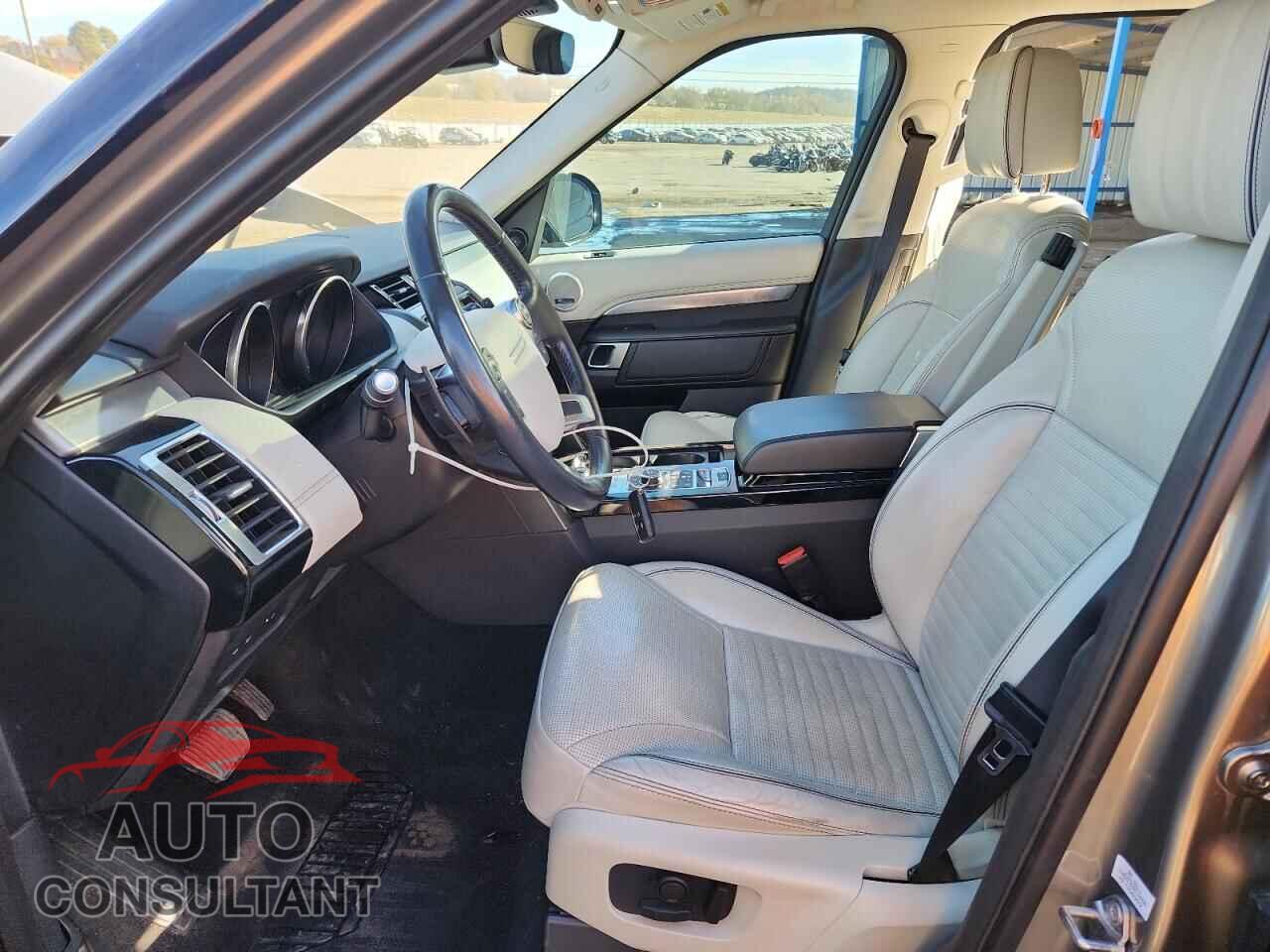 LAND ROVER DISCOVERY 2017 - SALRTBBV2HA015228