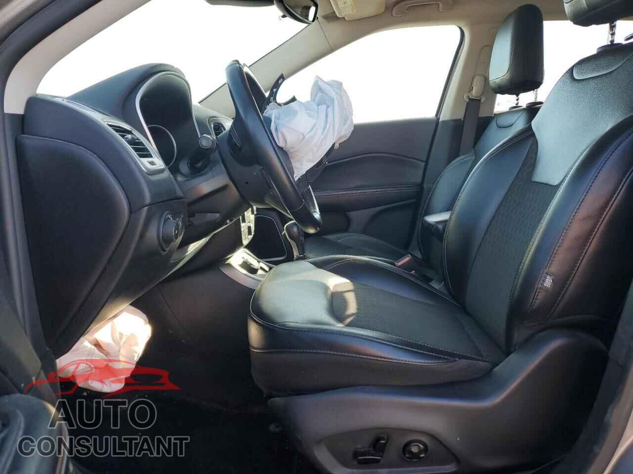 JEEP COMPASS 2019 - 3C4NJDBB0KT768057
