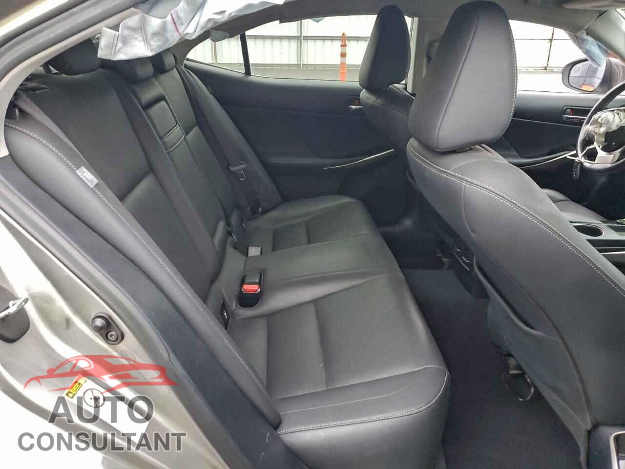 LEXUS IS 2016 - JTHBA1D22G5014386