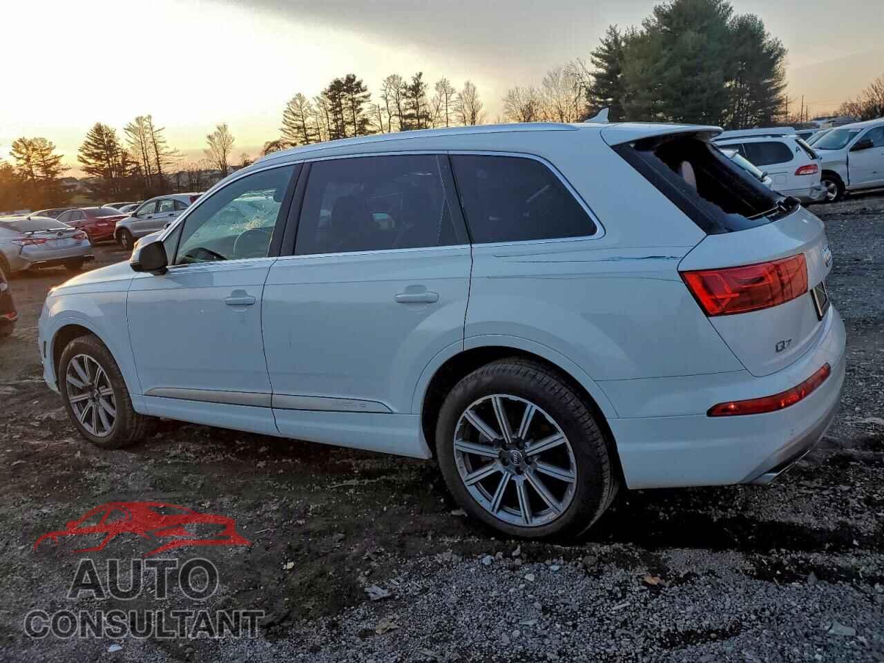 AUDI Q7 2017 - WA1LHAF76HD046091