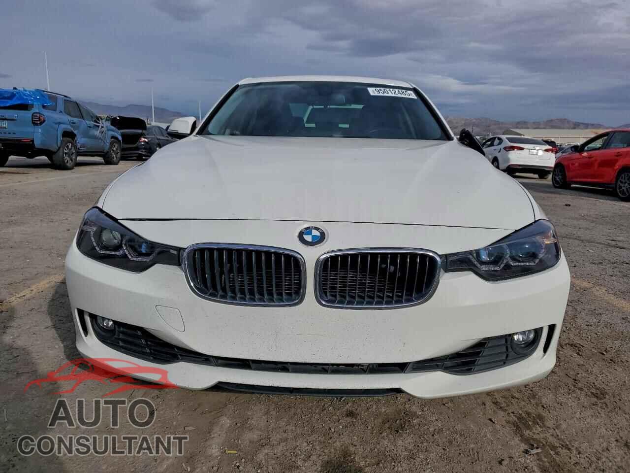BMW 3 SERIES 2013 - WBA3C1C55DF444010