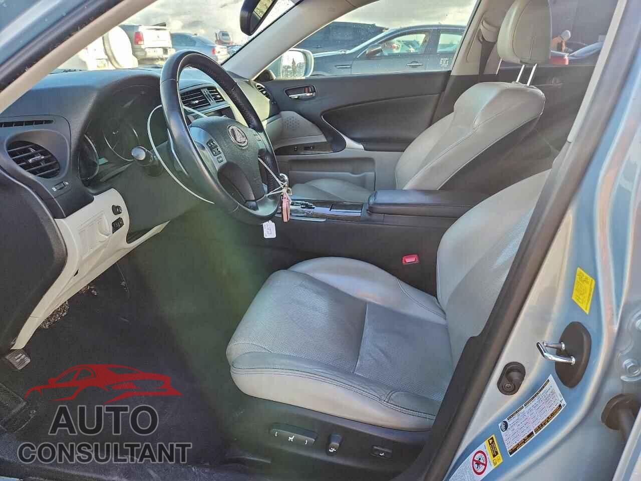 LEXUS IS 2011 - JTHBF5C29B5139694