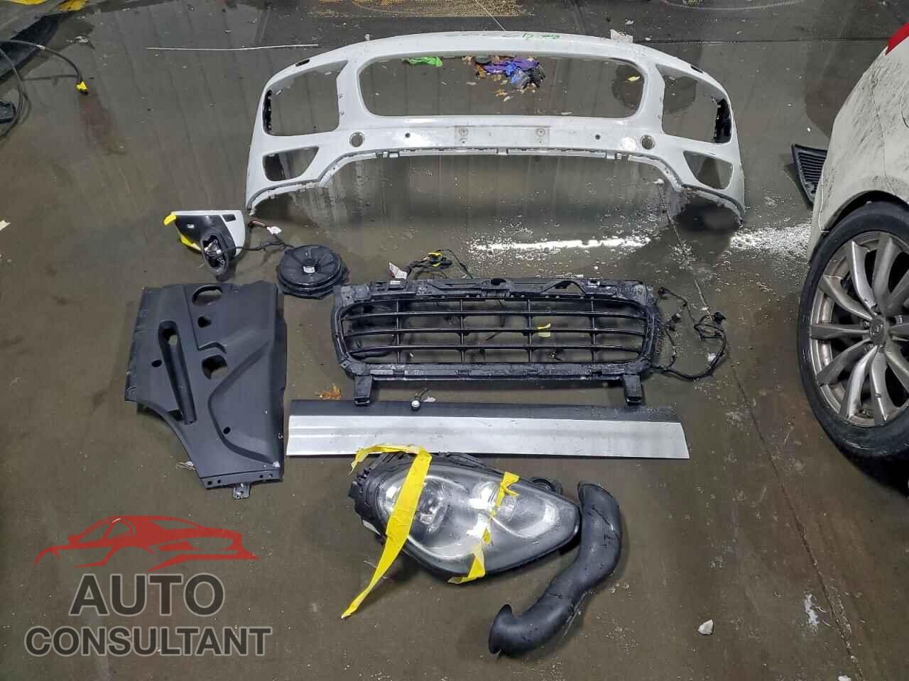 PORSCHE CAYENNE 2017 - WP1AA2A25HKA90726