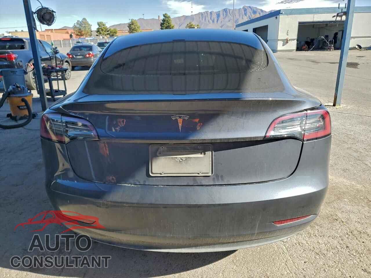 TESLA MODEL 3 2023 - 5YJ3E1EA2PF438052
