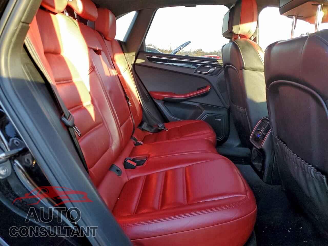 PORSCHE MACAN 2016 - WP1AF2A58GLB95345
