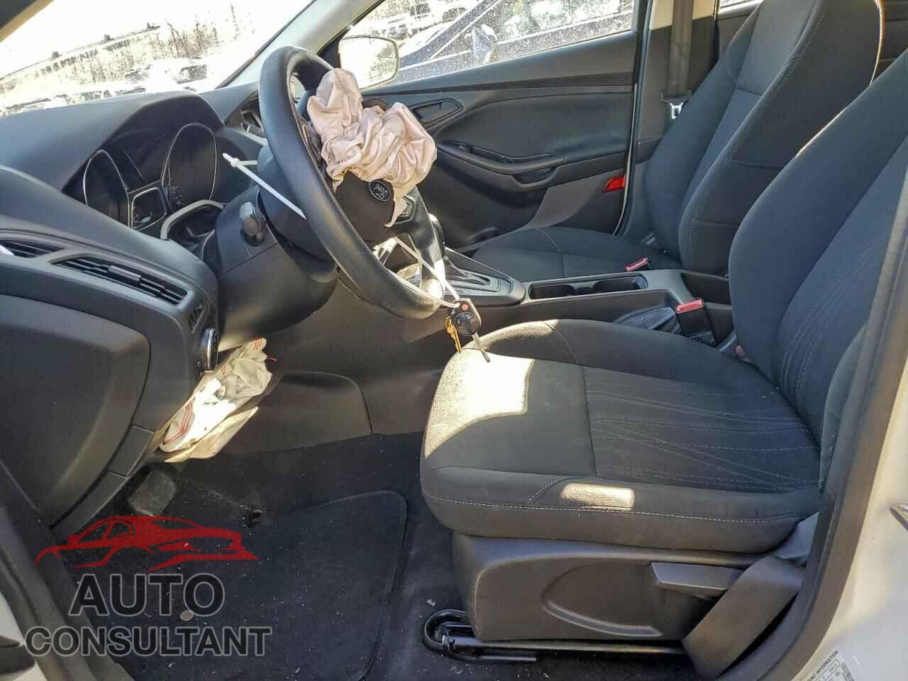 FORD FOCUS 2017 - 1FADP3E25HL234790