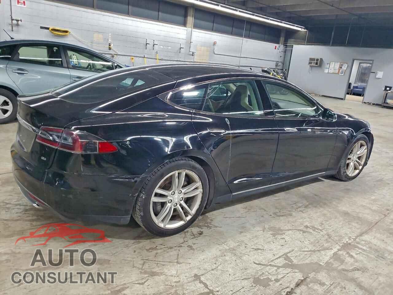 TESLA MODEL S 2013 - 5YJSA1CN9DFP10668