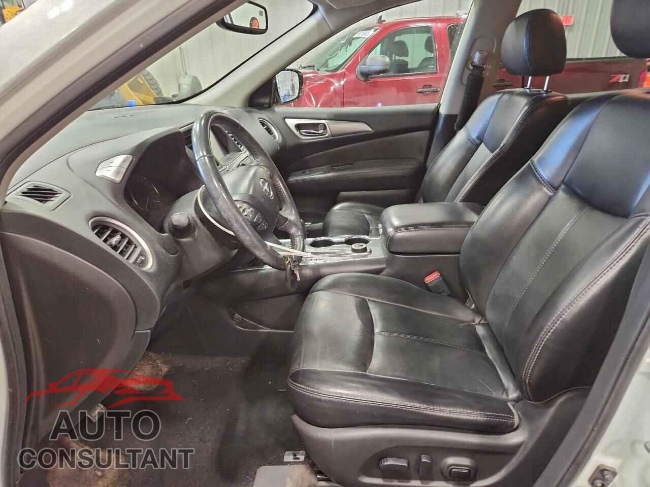 NISSAN PATHFINDER 2017 - 5N1DR2MM8HC629558