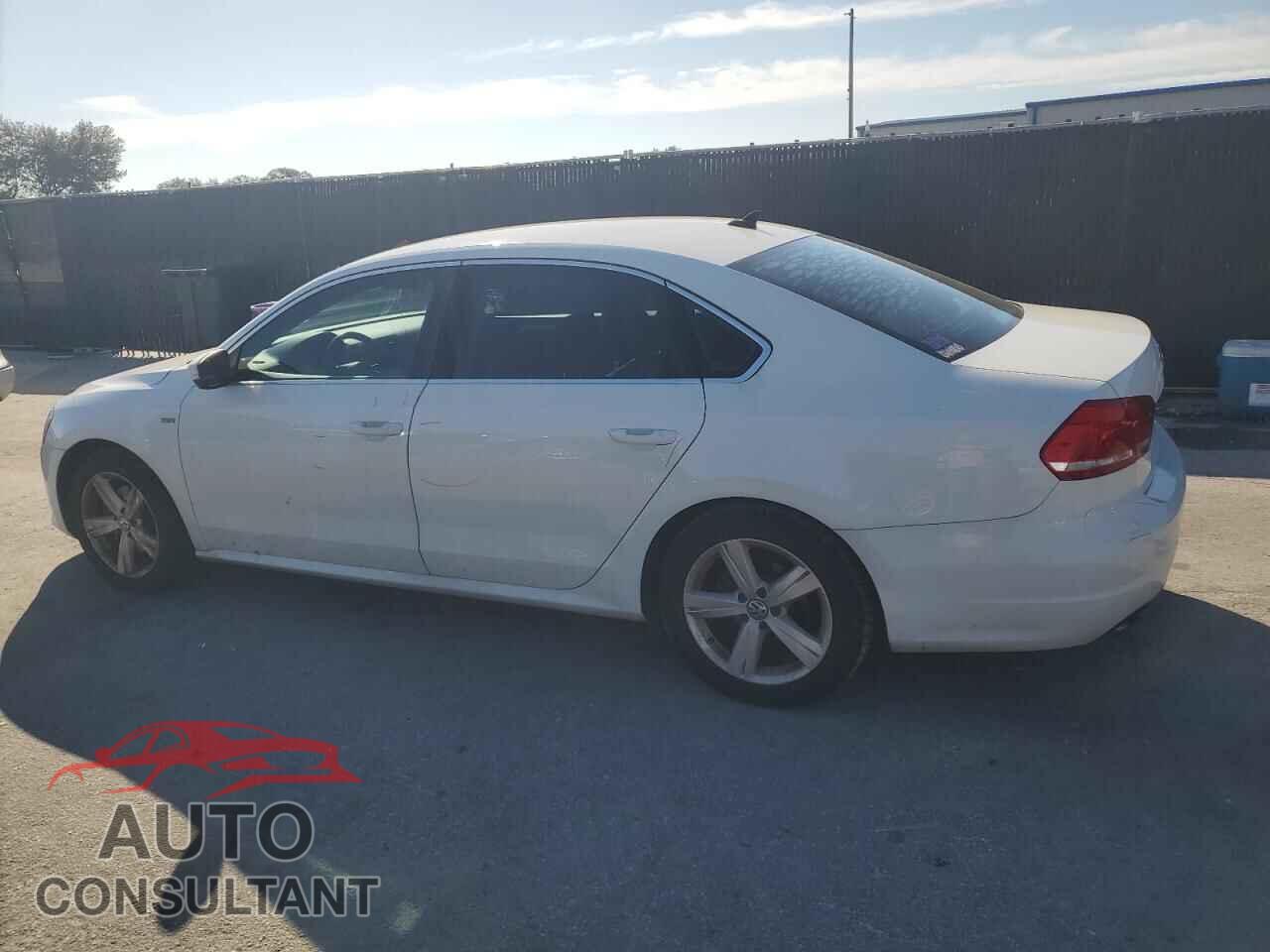 VOLKSWAGEN PASSAT 2015 - 1VWAT7A36FC106146