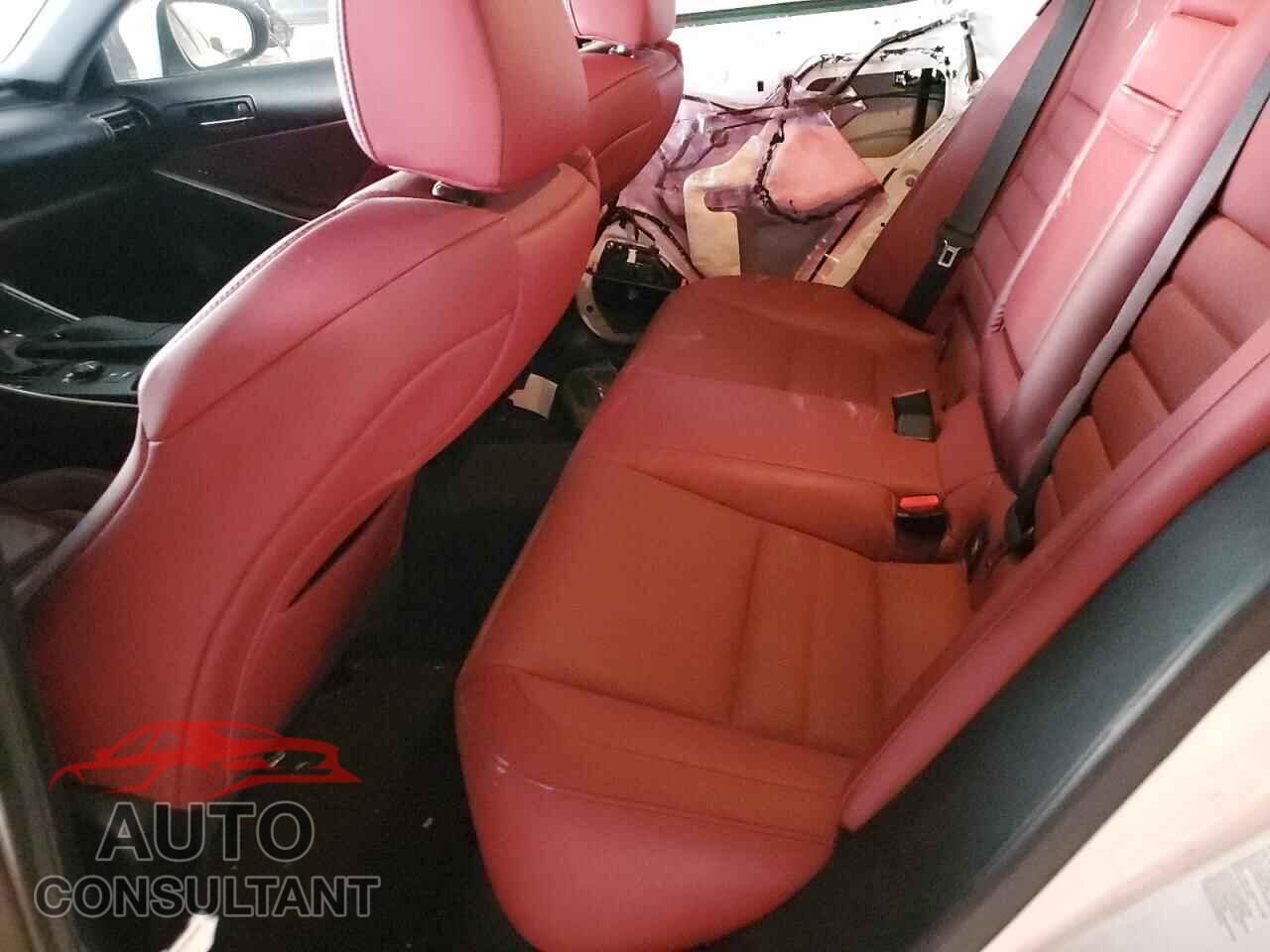 LEXUS IS 2015 - JTHBE1D21F5019078