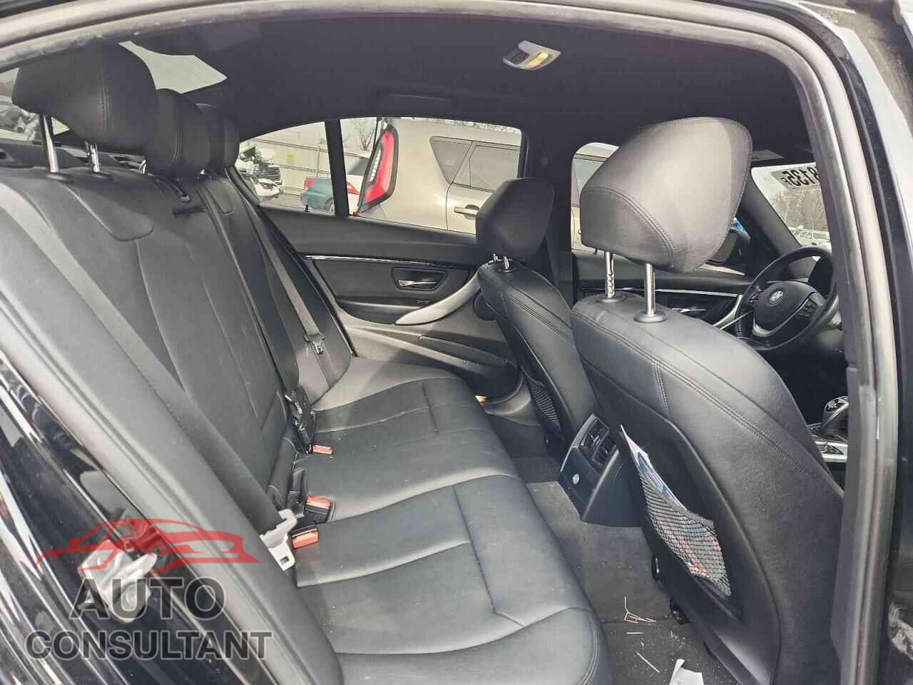BMW 3 SERIES 2016 - WBA8E3G54GNU01536