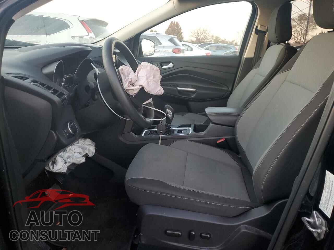 FORD ESCAPE 2018 - 1FMCU0GD2JUB59778