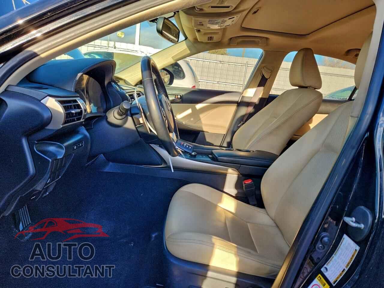 LEXUS IS 2015 - JTHCF1D27F5018177