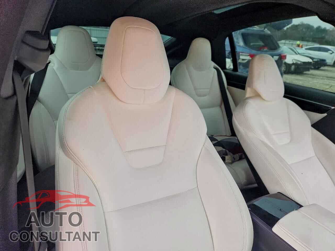 TESLA MODEL X 2017 - 5YJXCBE28HF049357