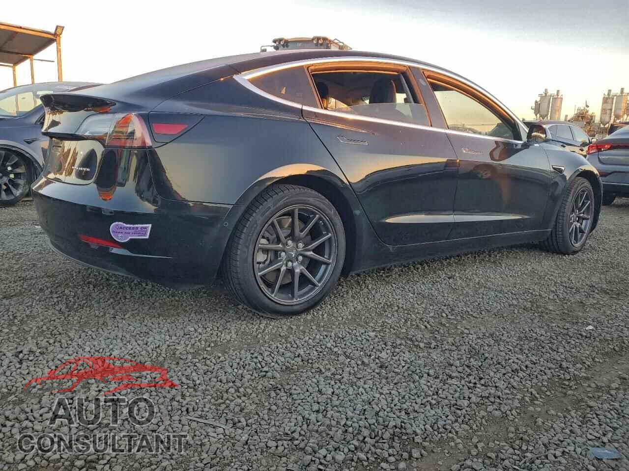 TESLA MODEL 3 2018 - 5YJ3E1EB8JF144476