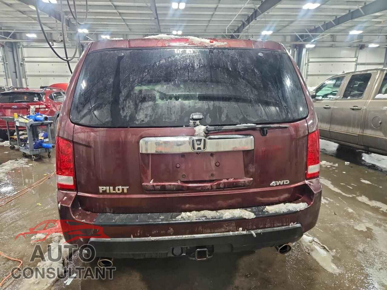 HONDA PILOT 2011 - 5FNYF4H76BB033146