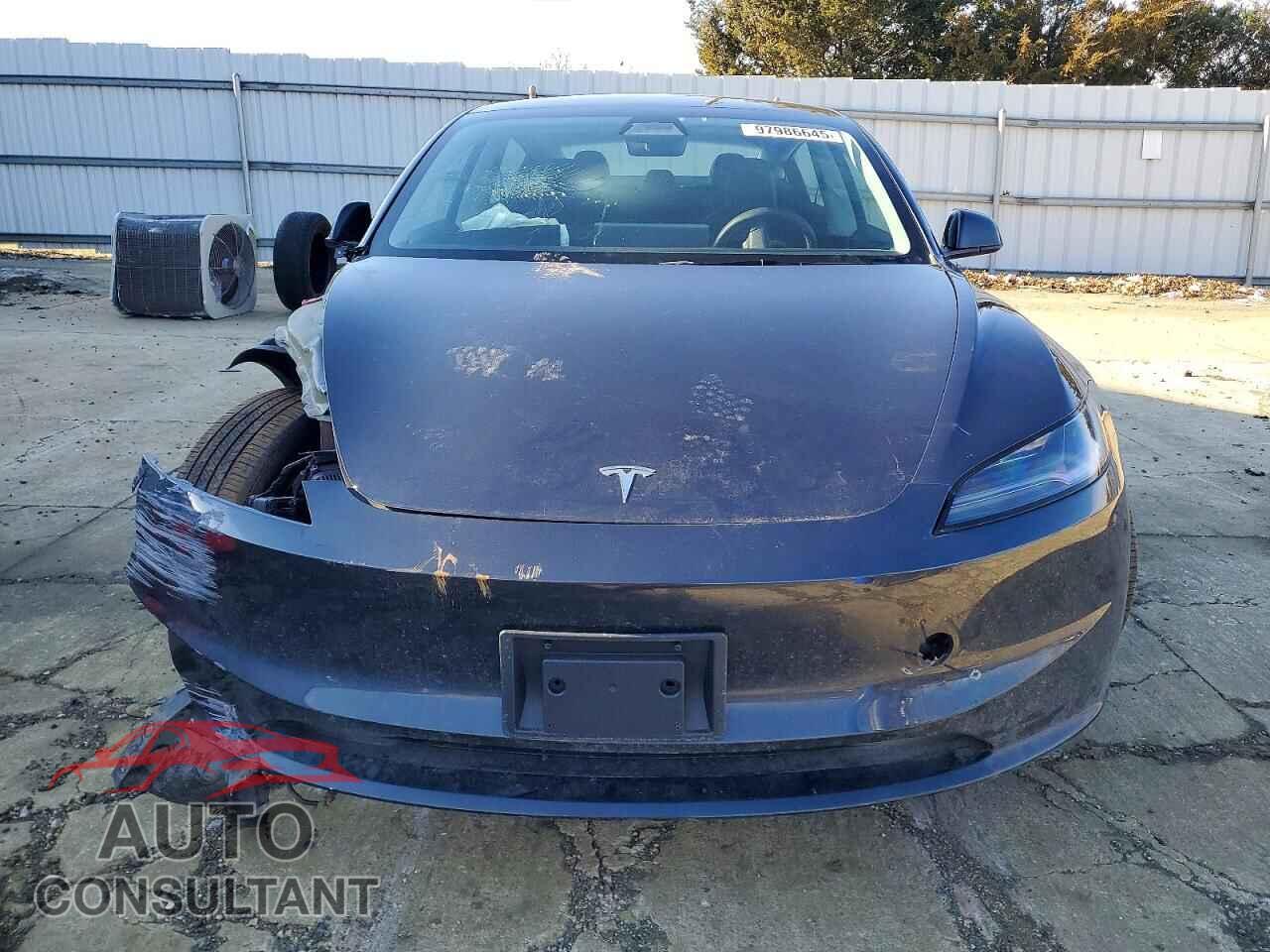 TESLA MODEL 3 2024 - 5YJ3E1EA1RF773595