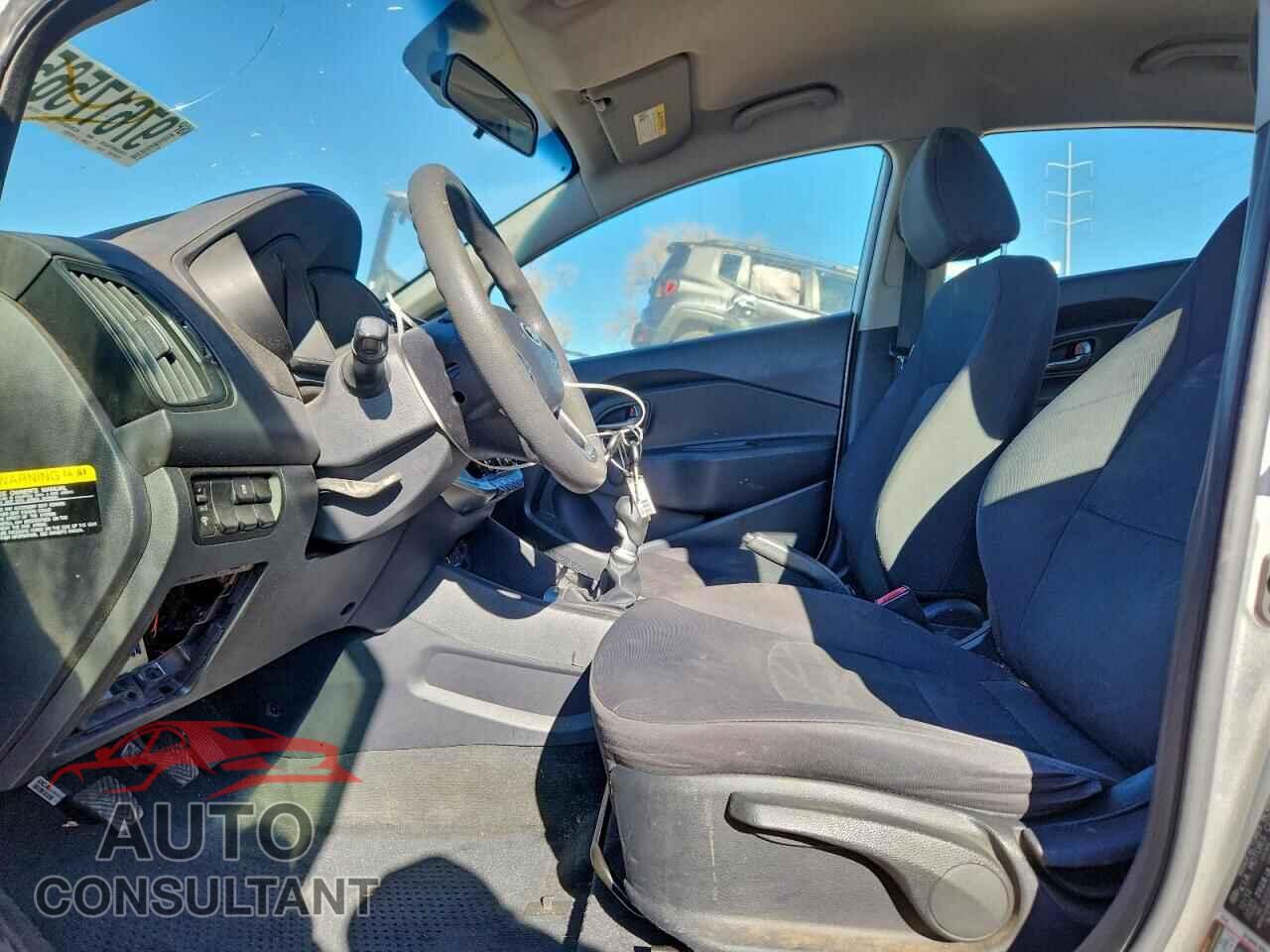 KIA RIO 2013 - KNADM4A36D6212553
