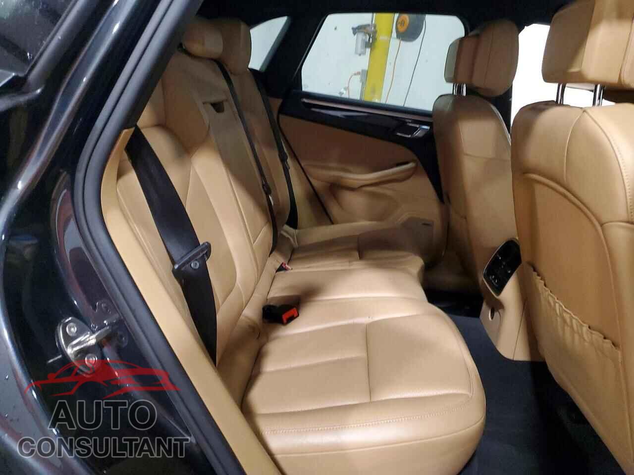 PORSCHE MACAN 2018 - WP1AA2A57JLB04992