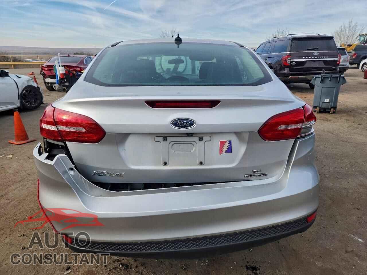 FORD FOCUS 2016 - 1FADP3F28GL405240