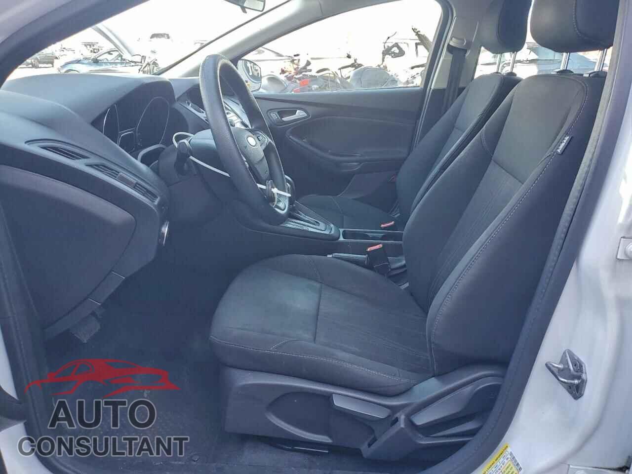 FORD FOCUS 2017 - 1FADP3E20HL200935