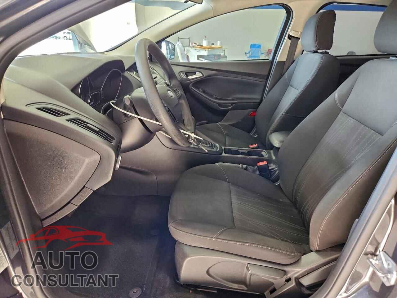 FORD FOCUS 2017 - 1FADP3F28HL269547