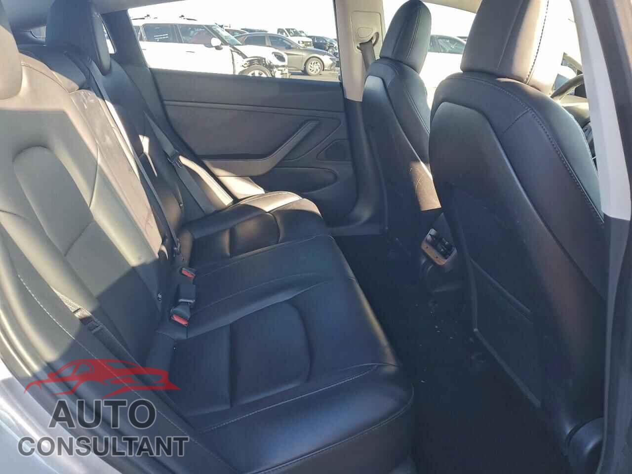 TESLA MODEL 3 2018 - 5YJ3E1EA0JF046582