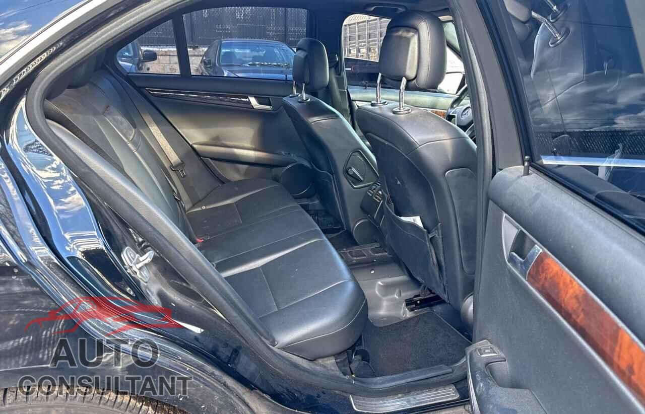 MERCEDES-BENZ C-CLASS 2012 - WDDGF8BB4CA613625