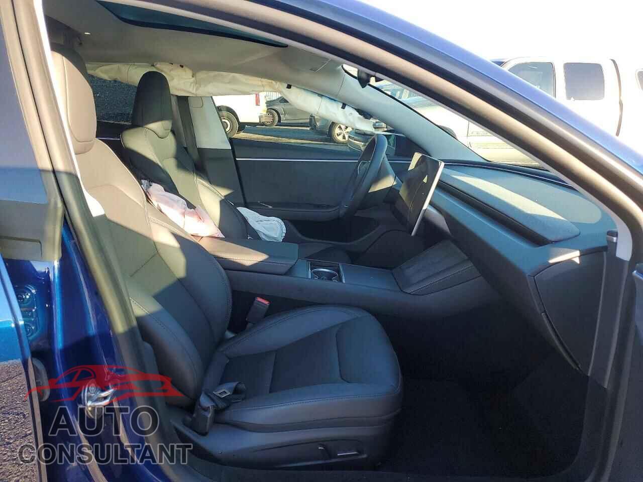 TESLA MODEL 3 2024 - 5YJ3E1EB2RF843520