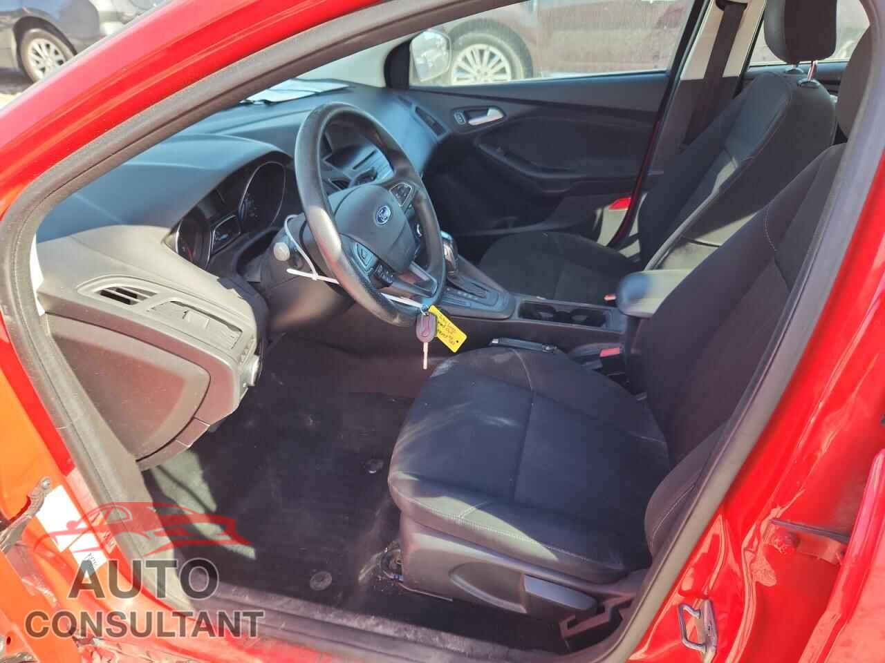 FORD FOCUS 2015 - 1FADP3F25FL351135