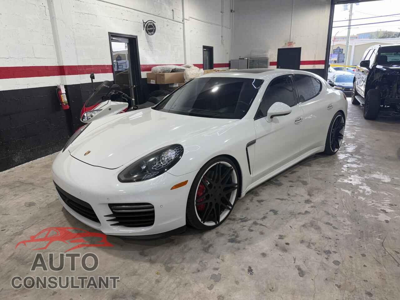PORSCHE PANAMERA 2015 - WP0AF2A78FL080505