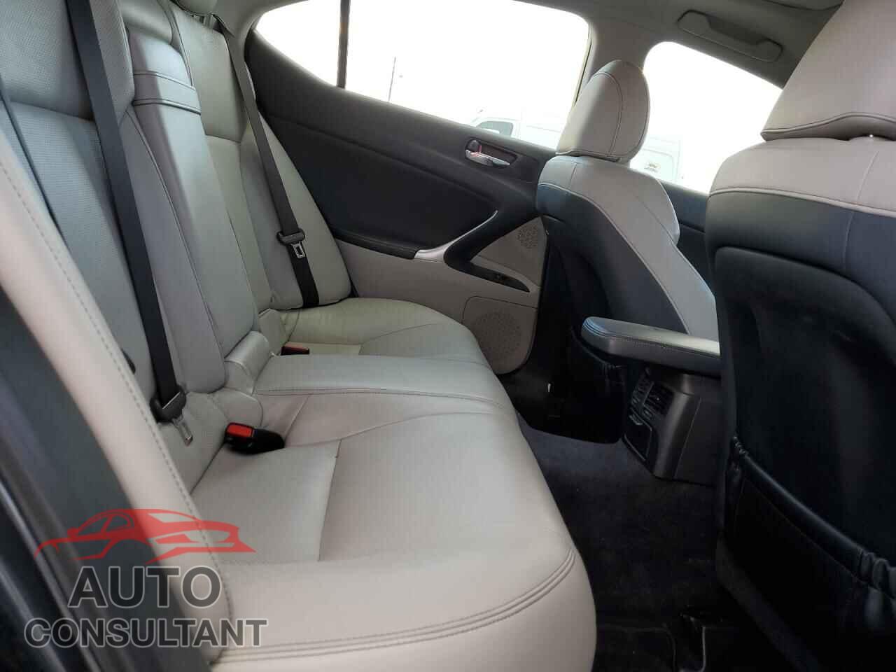 LEXUS IS 2011 - JTHBF5C21B5155033