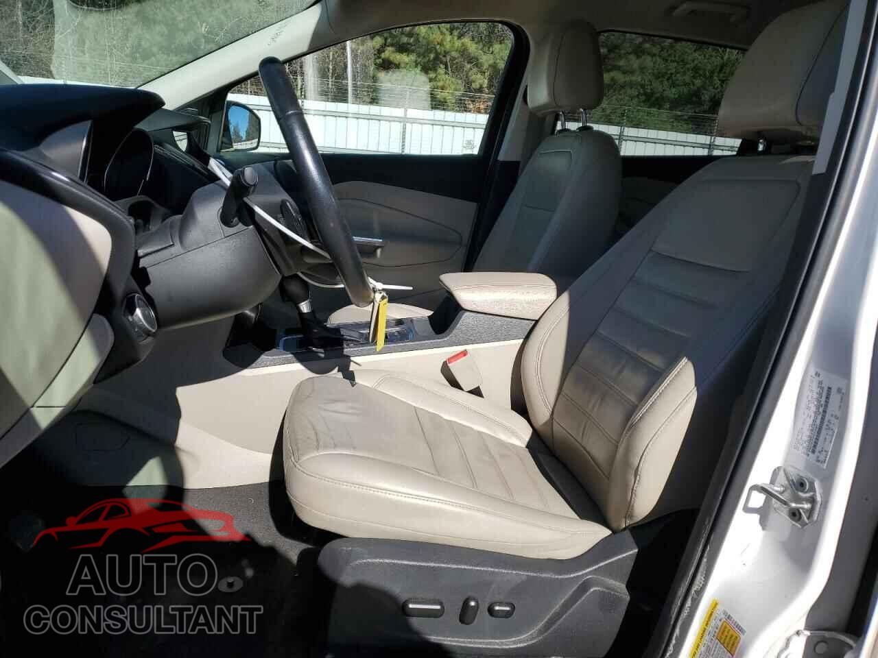 FORD ESCAPE 2017 - 1FMCU9JD2HUC44451