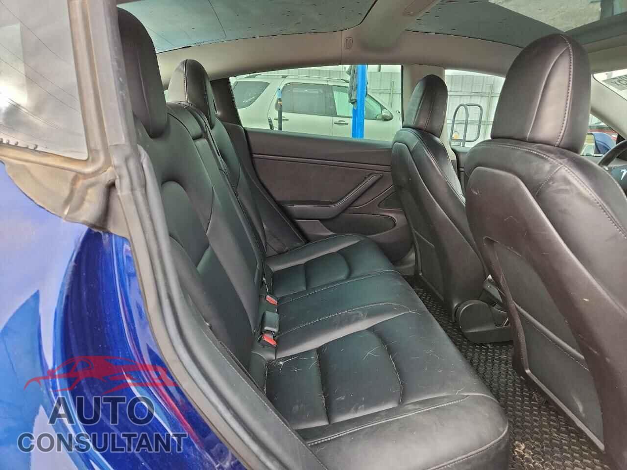 TESLA MODEL 3 2019 - 5YJ3E1EB3KF210837