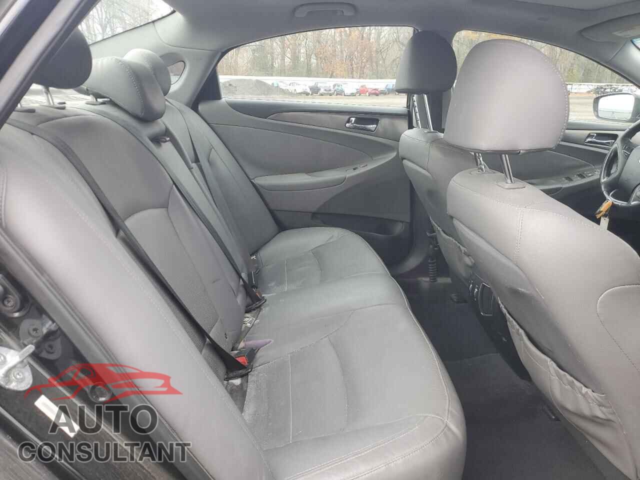 HYUNDAI SONATA 2012 - KMHEC4A47CA045954