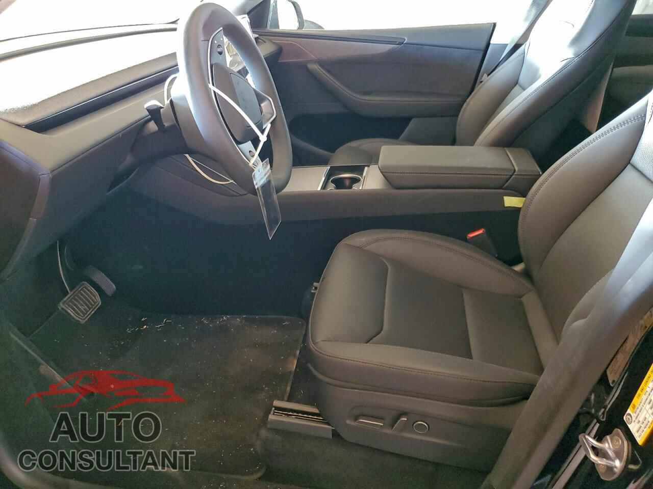 TESLA MODEL Y 2026 - 7SAYGDED0TA492763