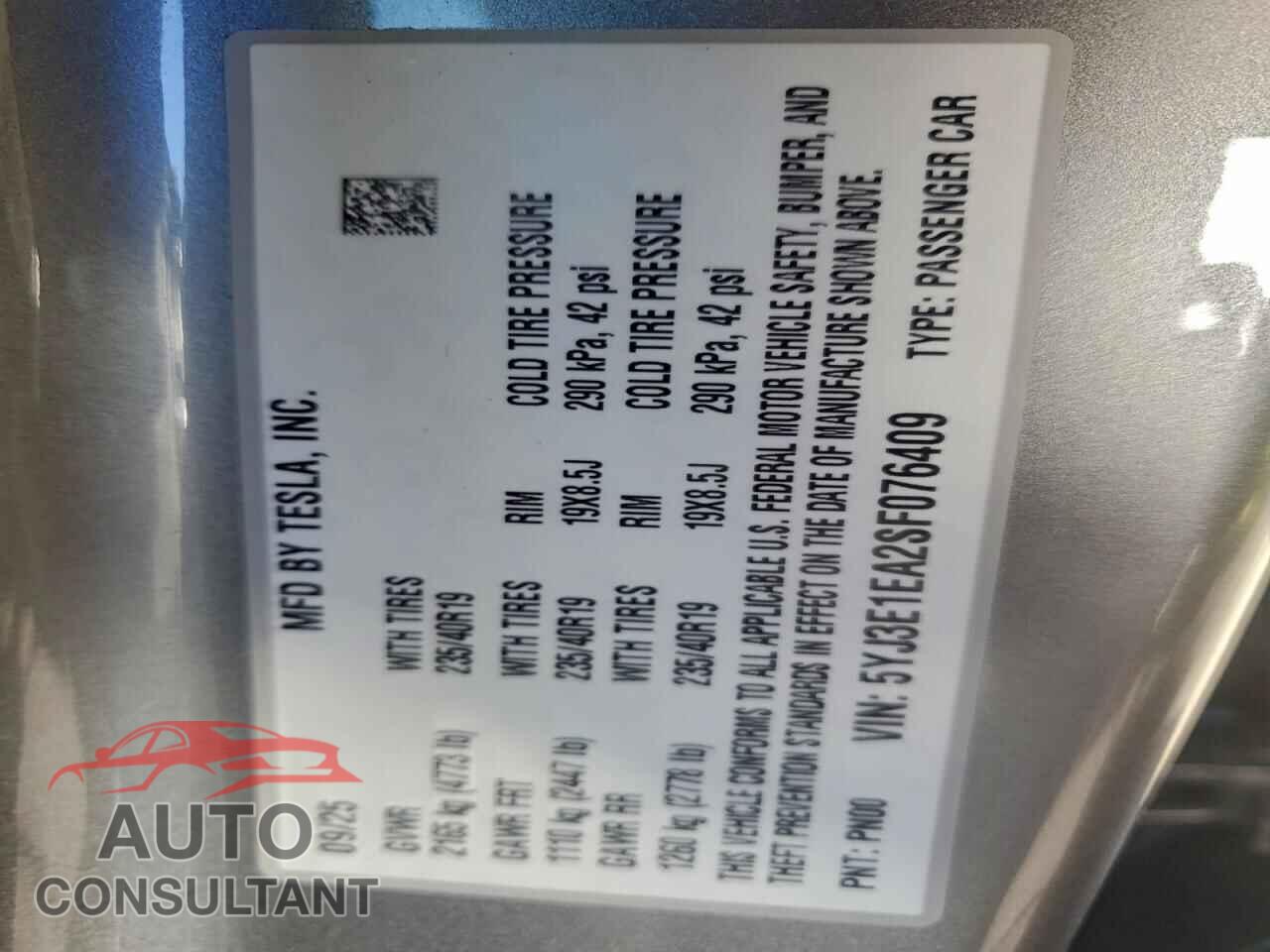 TESLA MODEL 3 2025 - 5YJ3E1EA2SF076409