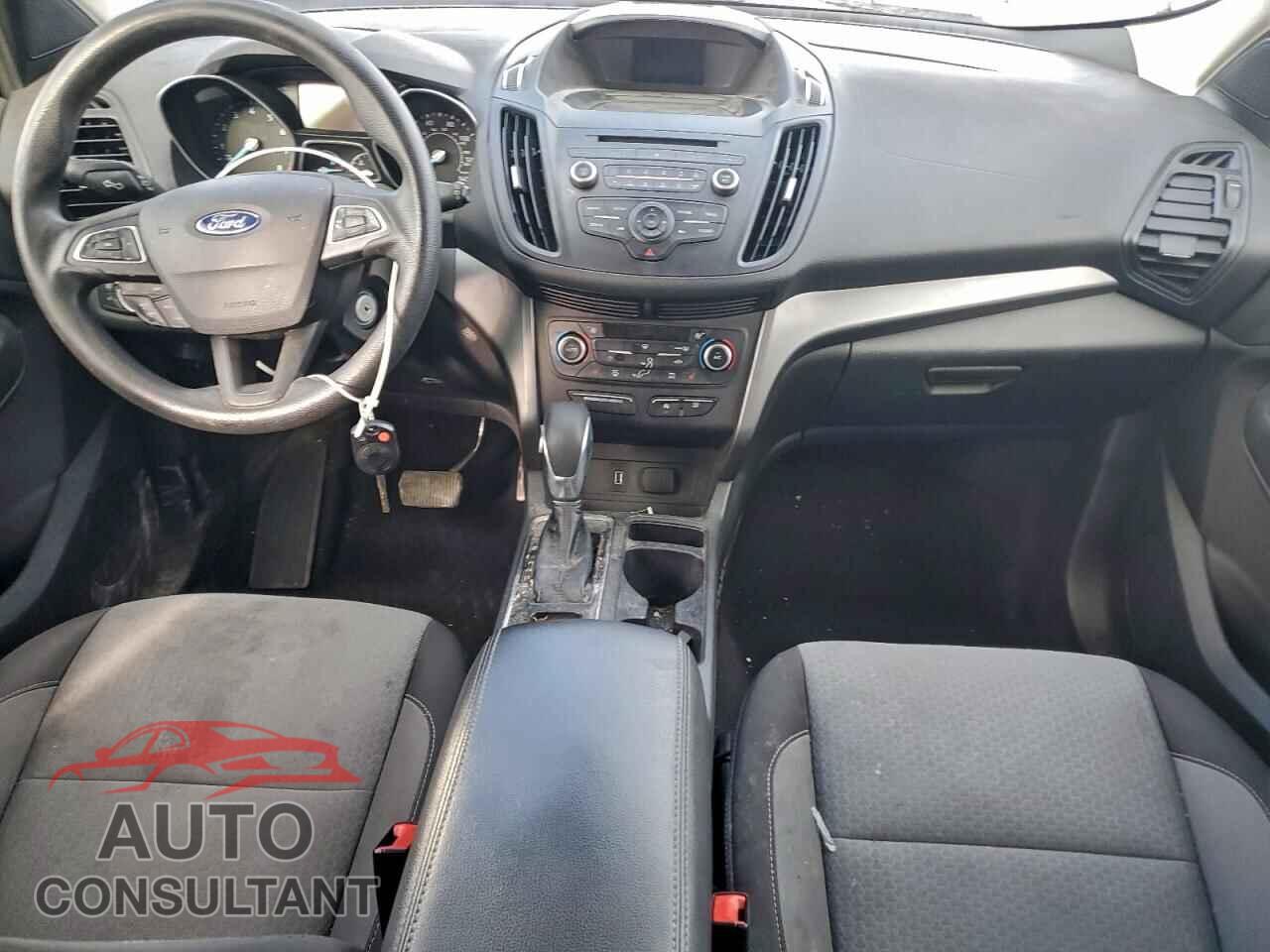 FORD ESCAPE 2018 - 1FMCU0GD1JUB46777