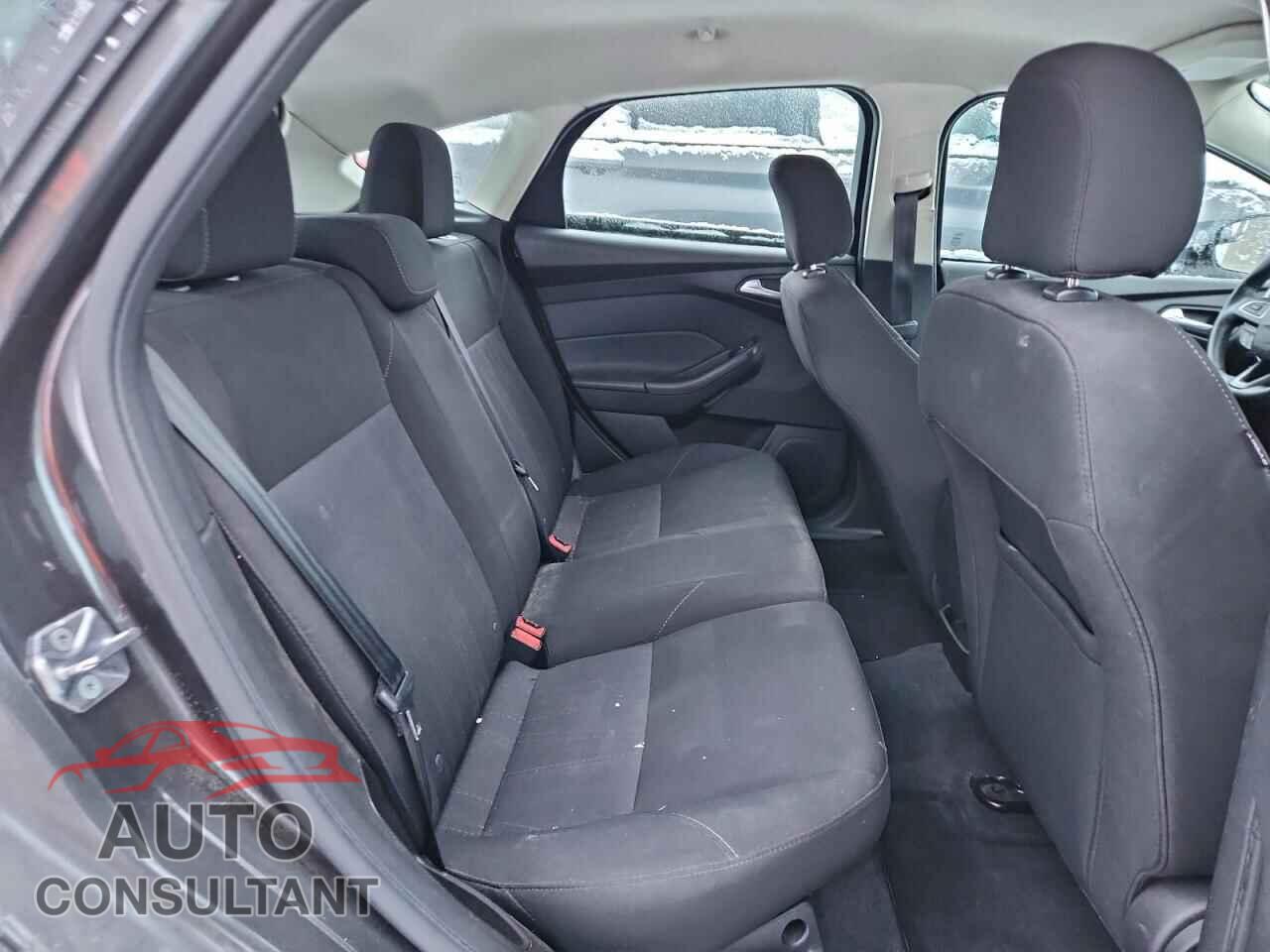 FORD FOCUS 2016 - 1FADP3K21GL212157