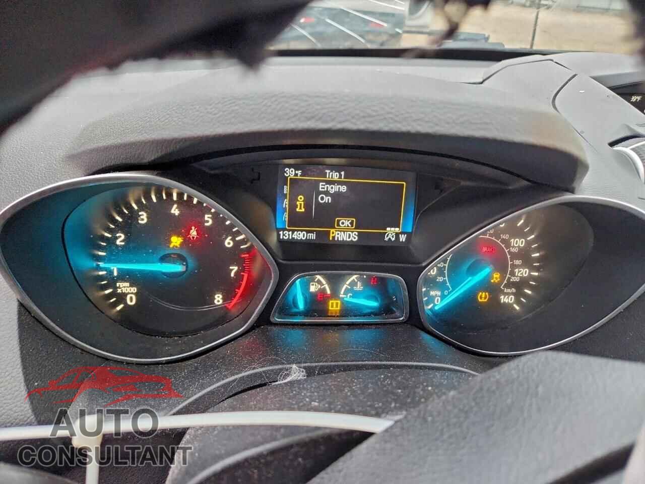 FORD ESCAPE 2017 - 1FMCU9GD3HUD54514