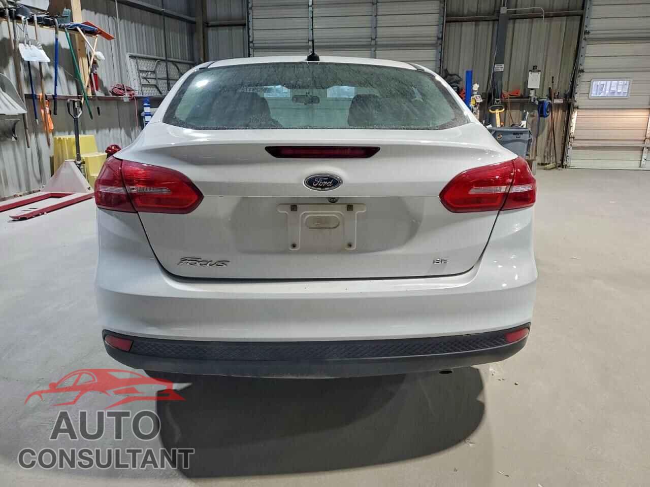FORD FOCUS 2017 - 1FADP3F22HL284318