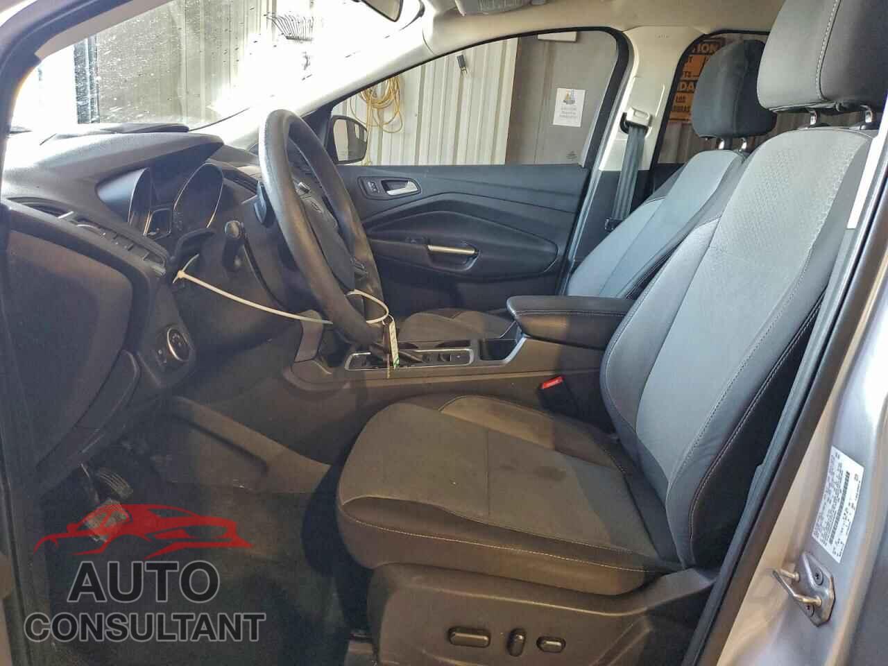 FORD ESCAPE 2017 - 1FMCU0GD4HUE92588