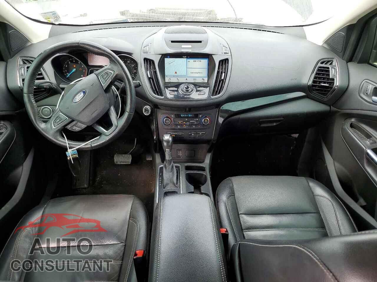 FORD ESCAPE 2017 - 1FMCU0JD5HUD04489