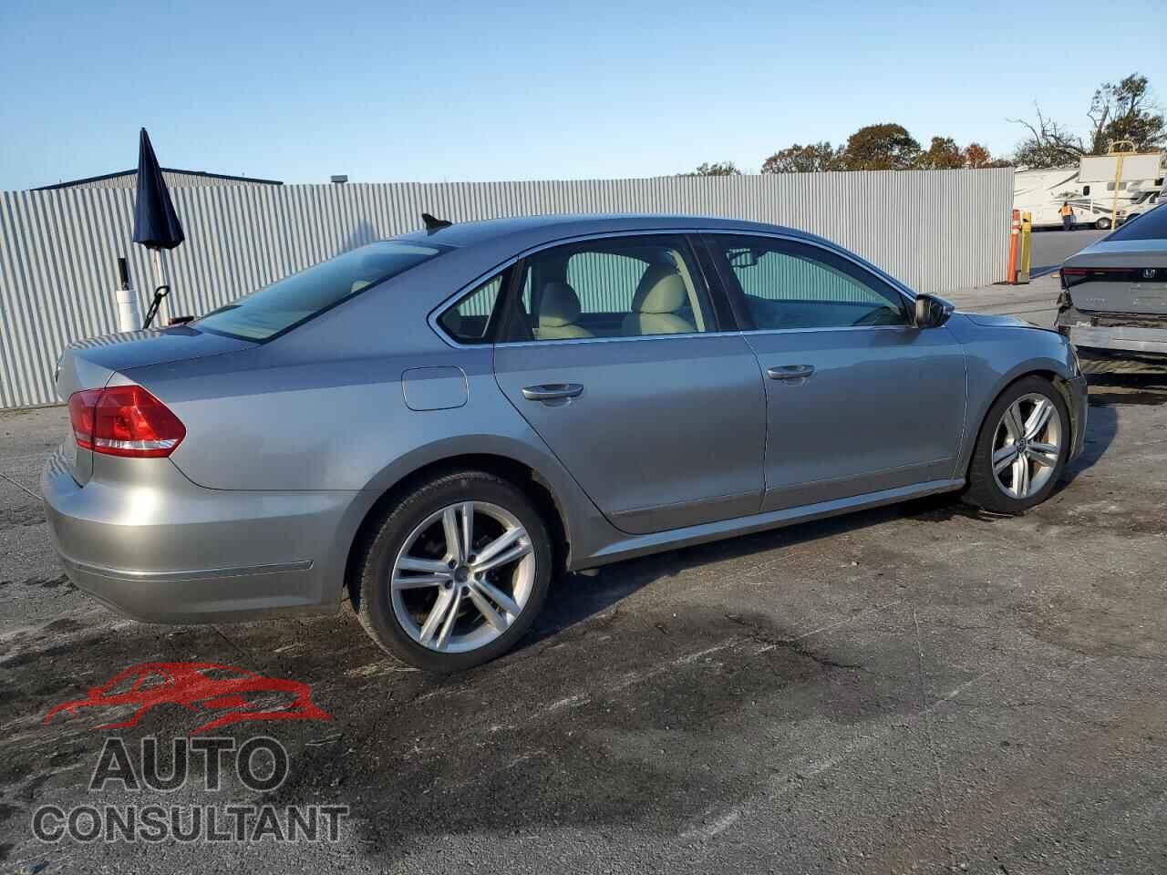 VOLKSWAGEN PASSAT 2012 - 1VWCN7A39CC032042