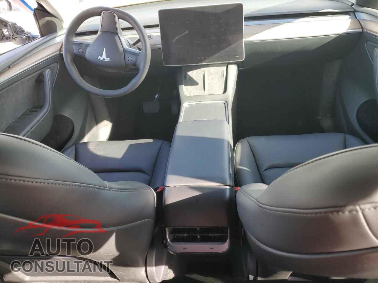 TESLA MODEL Y 2024 - 7SAYGDEE5RF200643