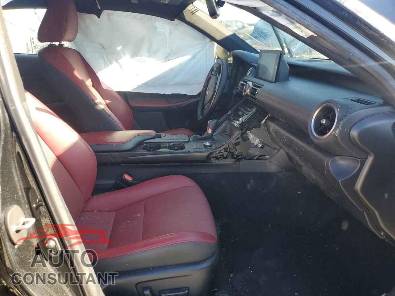 LEXUS IS 2021 - JTHCA1D28M5115853