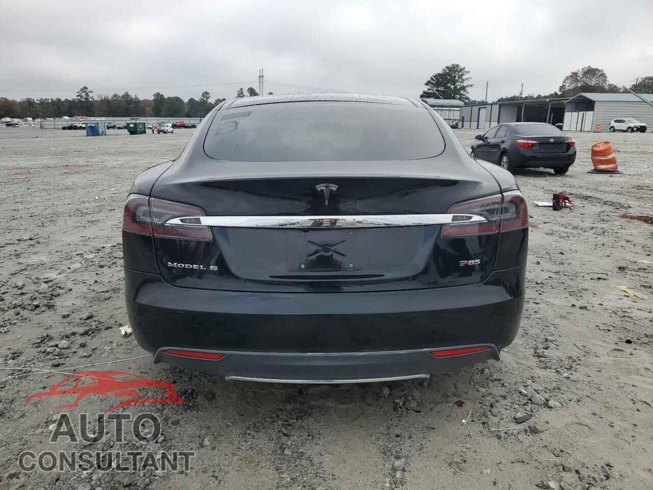 TESLA MODEL S 2013 - 5YJSA1CP2DFP11579